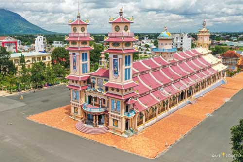 Đến Tây Ninh nhất định phải check-in tòa thánh ‘1 tấc đất ngàn góc sống ảo’ này