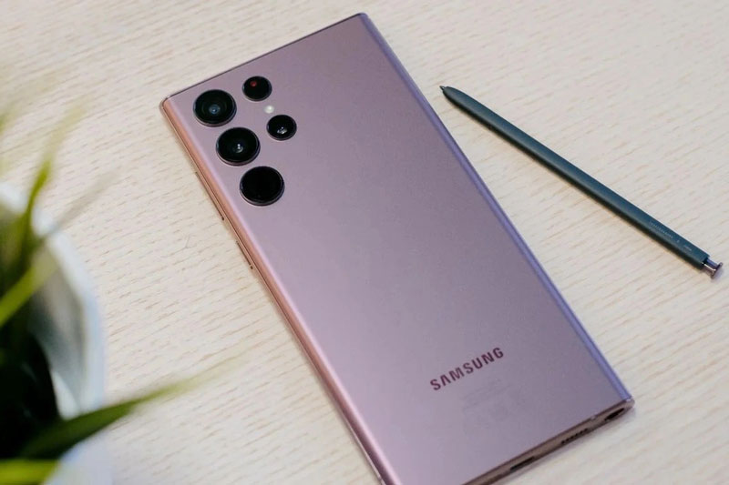 Lý do smartphone đắt tiền ngày càng hút khách