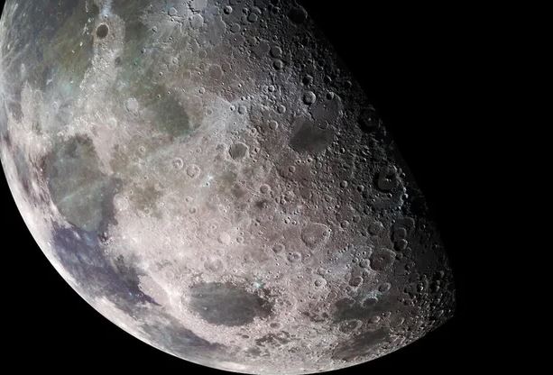 Nước từ bầu khí quyển Trái đất có thể đã gây mưa trên Mặt trăng