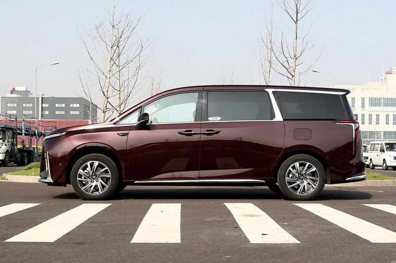 Chi tiết xe MPV hạng sang sang, giá khởi điểm 757 triệu đồng