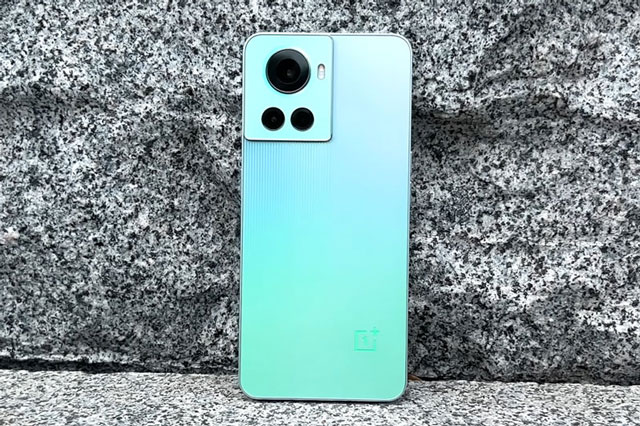 Smartphone cấu hình ‘khủng’, sạc 150W, màn hình 120Hz, giá 11,68 triệu đồng