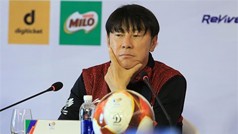 HLV Shin Tae Yong đổ lỗi trọng tài, tìm cớ trách U23 Việt Nam sau thua đậm