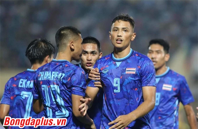 Gustafson ghi bàn mở tỷ số cho U23 Thái Lan - Ảnh: Minh Tuấn