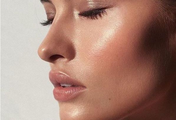 7 lý do khiến làn da bị nhờn, đổ dầu thường xuyên