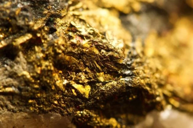 Các mỏ vàng trên miệng núi lửa Hoa Bắc hình thành cách đây khoảng 140 đến 120 triệu năm.