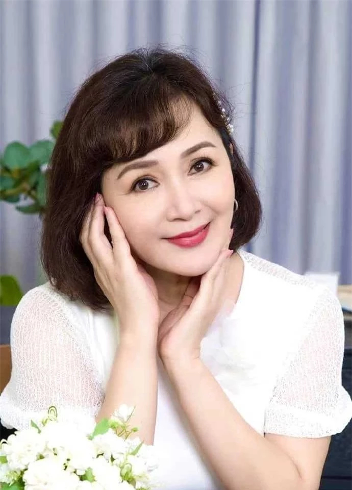  NSND Minh Hòa ở tuổi U60: “Tôi cảm thấy mình trẻ ra, cuộc sống an yên hơn”
