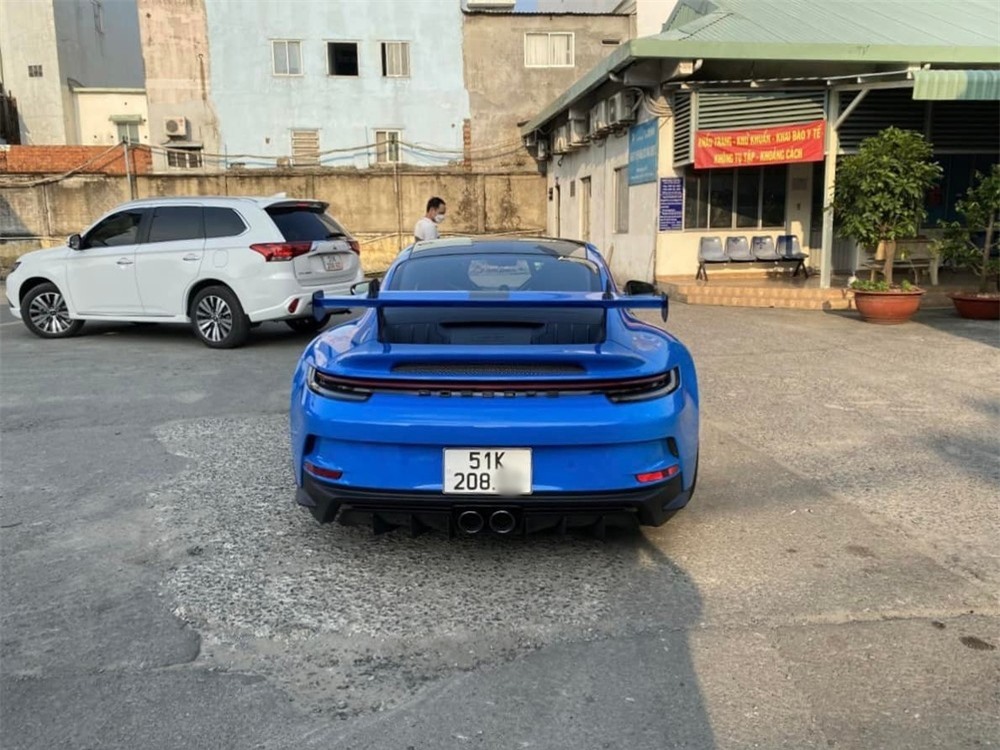 Porsche 911 GT3 2022 màu xanh dương hiện có 3 xe tại Việt Nam