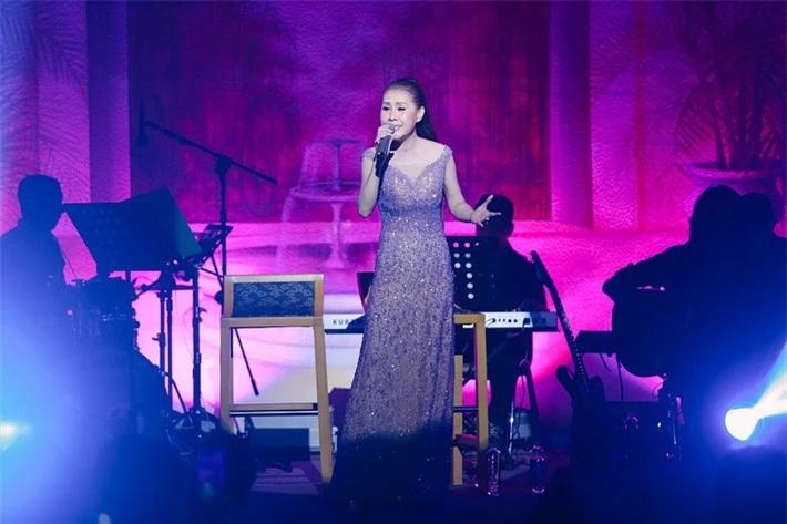 Sau nhiều năm im ắng vì căn bệnh tim, &quot;nữ hoàng phòng trà&quot; Khánh Du trở lại với giọng hát đầy thổn thức - Ảnh 8.