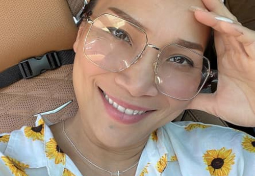 Ca sĩ Hồng Ngọc khoe nhan sắc hiện tại, nhắc đến việc bị bỏng do nổ nồi hơi 2 năm trước