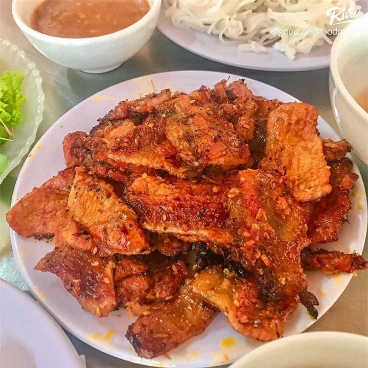 Bún chả chấm chẻo lạc độc đáo ở Nghệ An, chỉ nhìn thôi cũng đủ 'chảy nước miếng' - 4