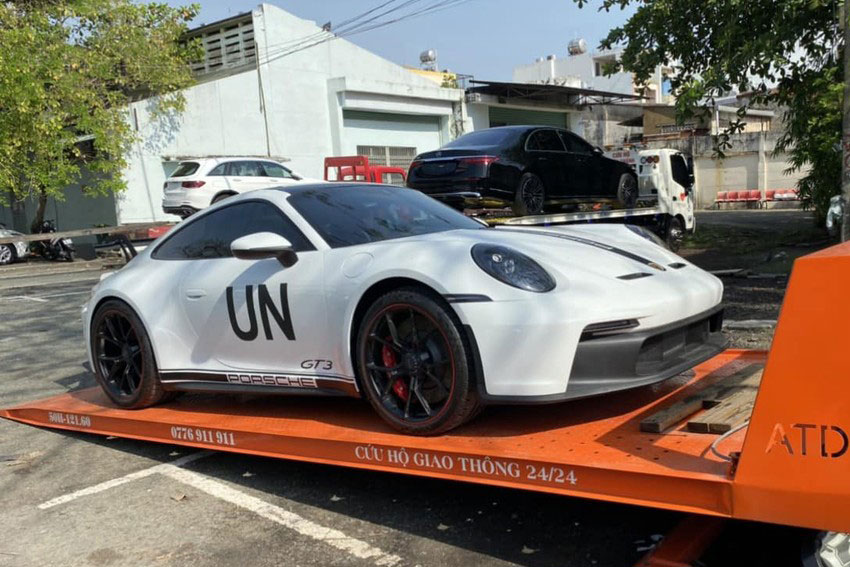 5 tháng đầu năm 2022, ông Đặng Lê Nguyên Vũ chi hơn 150 tỷ đồng để mua siêu xe, xe thể thao, Aston Martin Vantage 007 Edition là điểm nhấn