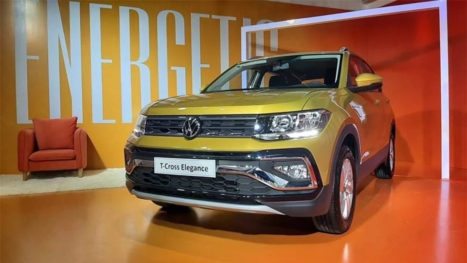 Volkswagen T-Cross vừa ra mắt Việt Nam với giá bán trên trời khiến nhiều người bật ngửa.