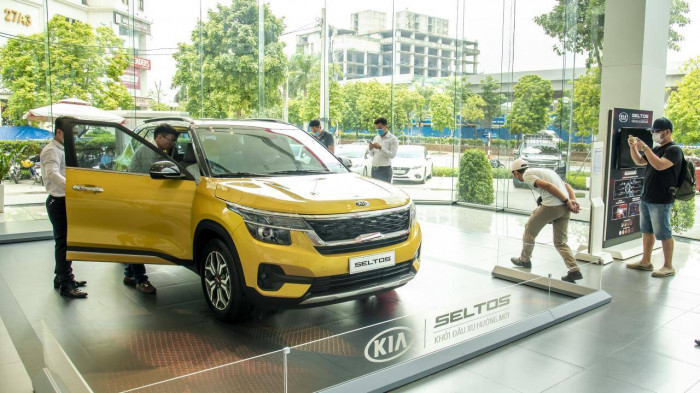 Ô tô lắp ráp tăng sản lượng, tình trạng khan hàng sắp chấm dứt?