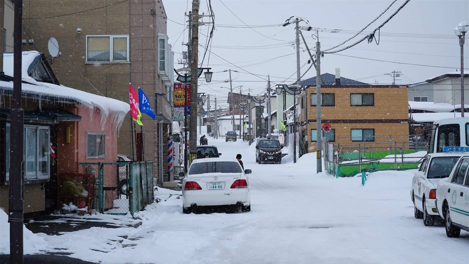 Thì ra đây là &quot;xứ sở mùa đông&quot; Hokkaido, nơi tuyết trắng gặp biển xanh: Chỉ nhìn ảnh đã thấy đẹp tới choáng ngợp - Ảnh 8.