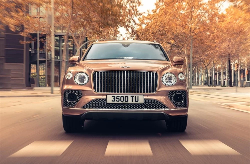 Bentley Bentayga EWB dùng lưới tản nhiệt khác biệt với các phiên bản còn lại