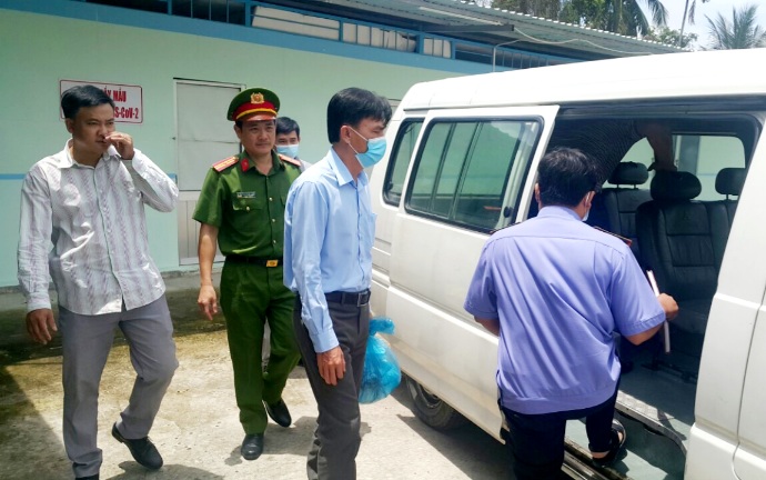 Bắt cựu Giám đốc CDC Hậu Giang cùng 2 thuộc cấp
