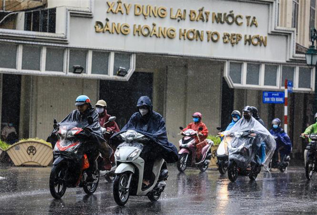 Không khí lạnh hiếm gặp trong tháng 5 có thể gây mưa dông, gió giật tại Bắc Bộ