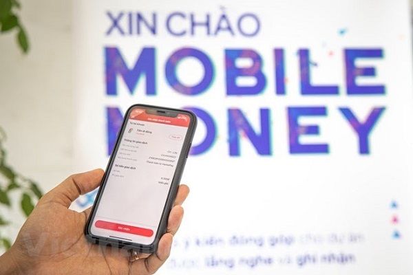 6 th&#xE1;ng tri&#x1EC3;n khai Mobile Money: Nh&#xE0; m&#x1EA1;ng &quot;than&quot; nhi&#x1EC1;u v&#x1B0;&#x1EDB;ng m&#x1EAF;c