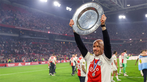 HLV Ten Hag giúp Ajax vô địch Hà Lan trước khi tới MU