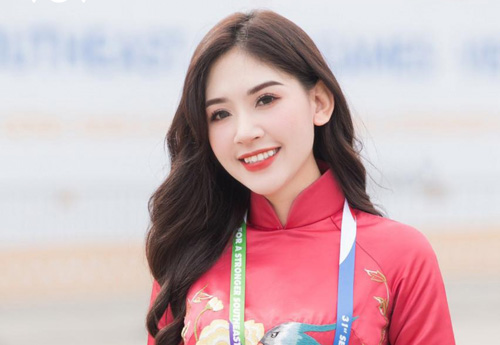 Nhan sắc xinh đẹp của MC dẫn Lễ Thượng cờ SEA Games 31