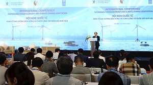 Ph&#xF3; Th&#x1EE7; t&#x1B0;&#x1EDB;ng L&#xEA; V&#x103;n Th&#xE0;nh: C&#x1EA7;n quy&#x1EBF;t li&#x1EC7;t v&#xEC; s&#x1EF1; ph&#xE1;t tri&#x1EC3;n b&#x1EC1;n v&#x1EEF;ng kinh t&#x1EBF; &#x111;&#x1EA1;i d&#x1B0;&#x1A1;ng