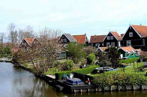 Mê mẩn với vẻ đẹp của những ngôi làng cổ tích ở Hà Lan