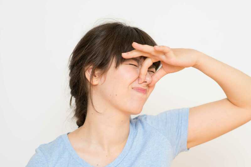 Bác sĩ chỉ ra quan điểm sai lầm về hôi nách nhiều người không biết