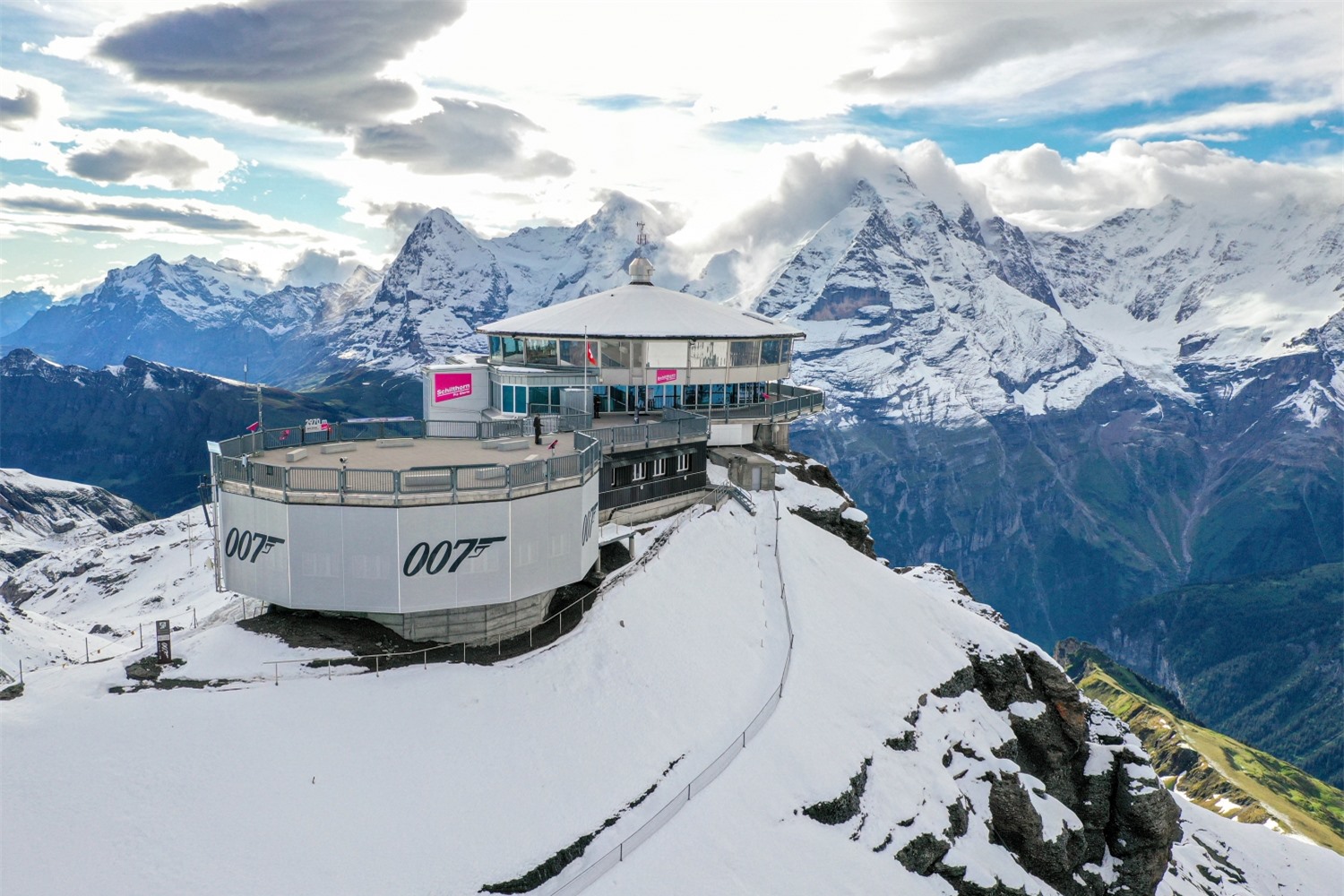 Điểm danh 5 ngọn núi tuyết đẹp nhất Thụy Sĩ
