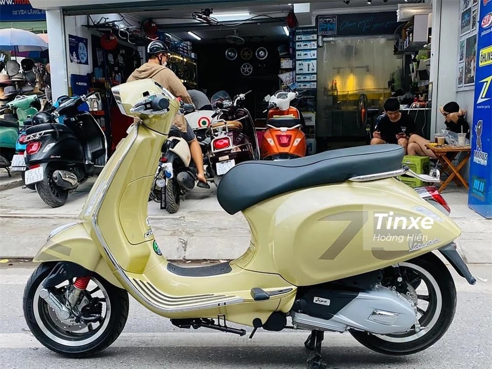 Vespa Sprint bản kỷ niệm 75 năm cực độc tại Việt Nam