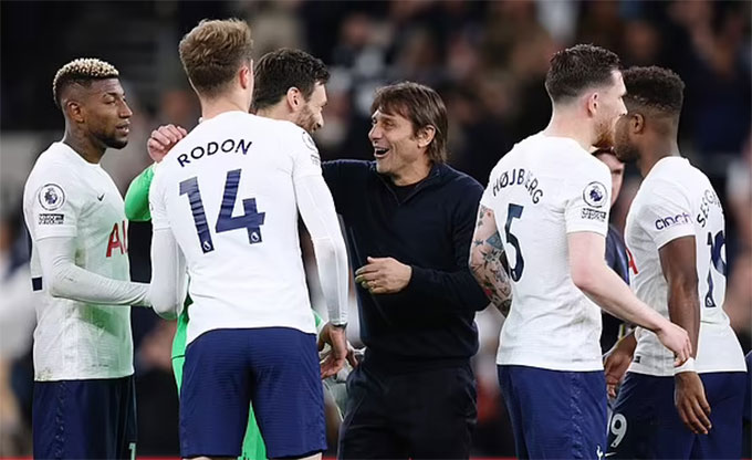 Đại thắng Arsenal, Tottenham lại thêm lo