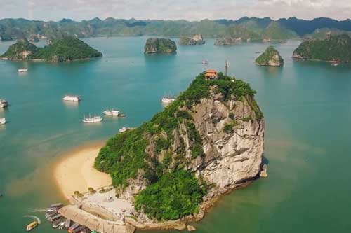 Thưởng ngoạn vẻ đẹp và không gian yên bình trên đảo Ti Tốp, Quảng Ninh