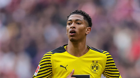 Bellingham cam kết ở lại Dortmund, từ chối đến Man United