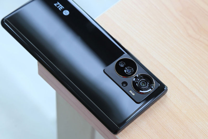 Smartphone cấu hình ‘khủng’, sạc 66W, màn hình 144Hz, giá hơn 10 triệu