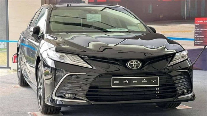 giá xe toyota camry tháng 5/2022: lăn bánh thấp nhất 1,221 tỷ đồng