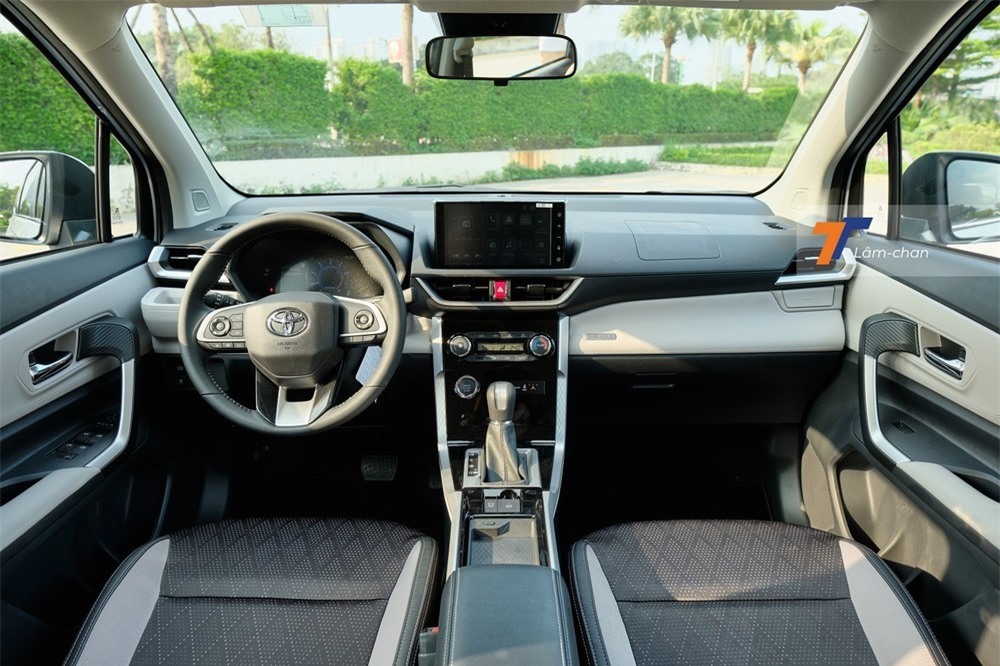 Nội thất phiên bản cao cấp nhất của Toyota Veloz Cross 2022.