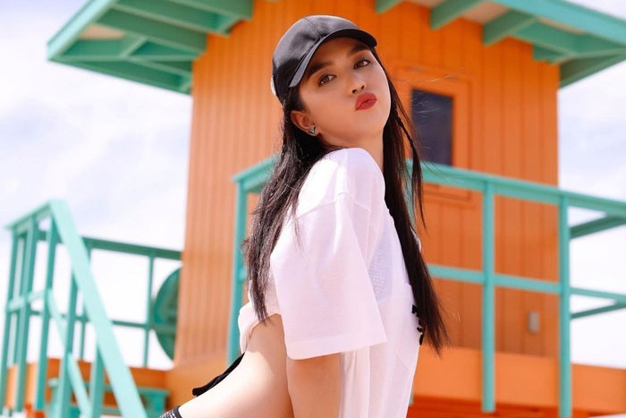 Sau ồn ào không xin lỗi vì mặc đồ nhái, Ngọc Trinh tiếp tục có động thái đáp trả cư dân mạng