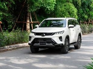 Những nâng cấp trên các phiên bản của Toyota Fortuner 2022 vừa ra mắt ở Việt Nam