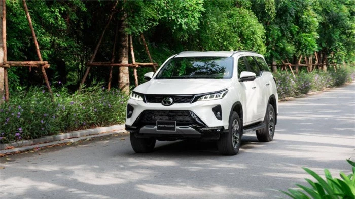 chi tiết những nâng cấp trên các phiên bản toyota fortuner 2022