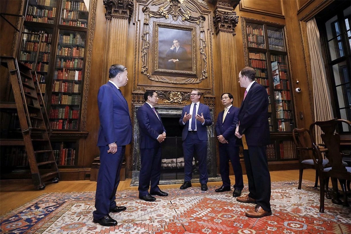 Thủ tướng thăm Thư viện Đại học Havard - Ảnh: VGP/Nhật Bắc