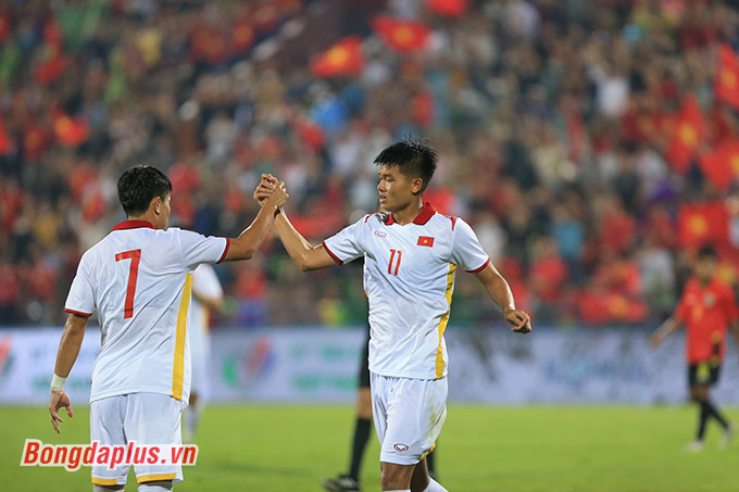 Thắng dễ Timor Leste, U23 Việt Nam vào bán kết với ngôi nhất bảng A