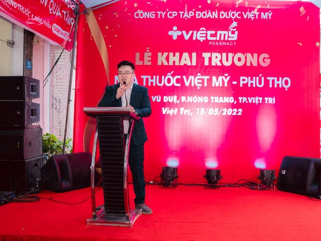 Ông Phạm Anh Tú – trưởng chi nhánh nhà thuốc Việt Mỹ.