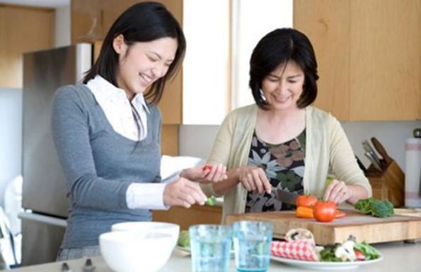 8 cách khéo léo giúp nàng dâu "lấy lòng" mẹ chồng