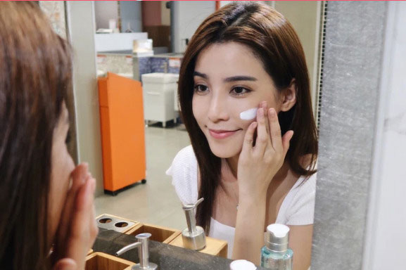 Da nhờn mùa hè: 6 cách kiểm soát dầu thừa giúp nàng giải tỏa nỗi lo