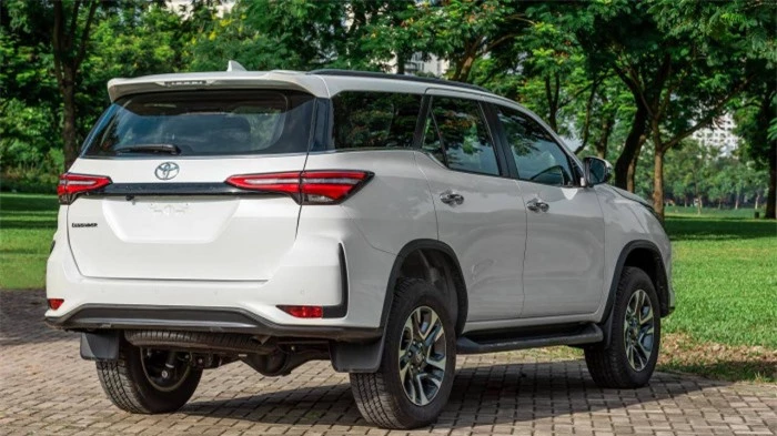 giá lăn bánh toyota fortuner 2022: cao nhất gần 1,57 tỷ đồng