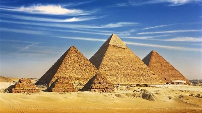 Giãi mã các di tích cổ đại của Ai Cập, Kim tự tháp Giza và tượng nhân sư ảnh 1