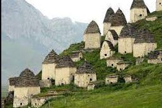 Ngôi làng đẹp như tranh vẽ nhưng mang cái tên chết chóc, ẩn chứa bí mật khiến du khách muốn chùn chân