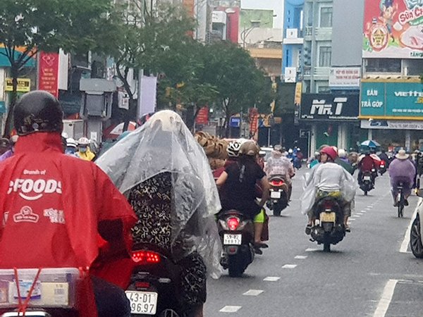 Ảnh hưởng gió mùa Đông Bắc, khu vực Trung Trung bộ có nơi nhiệt độ xuống còn 18 – 19 độ C