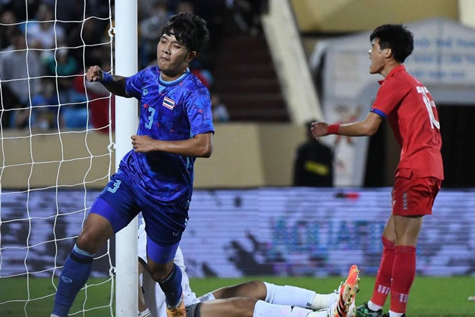 Thắng tối thiểu trước U23 Lào, U23 Thái Lan tránh được U23 Việt Nam ở bán kết