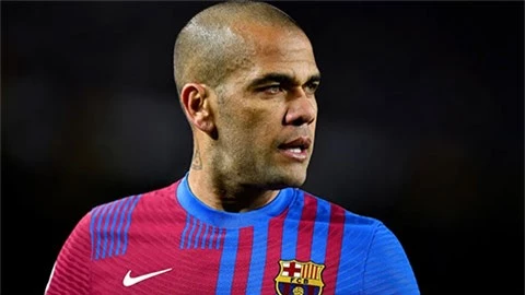 Alves muốn gia hạn hợp đồng với Barca, nhắm suất đá chính World Cup 2022