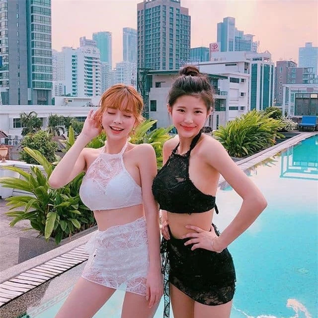 bikini hinh dang nguoi dau tay